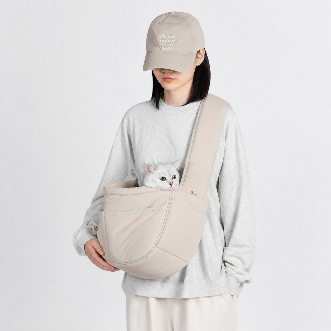 Correct crossbody wearing position for the soft pet sling
