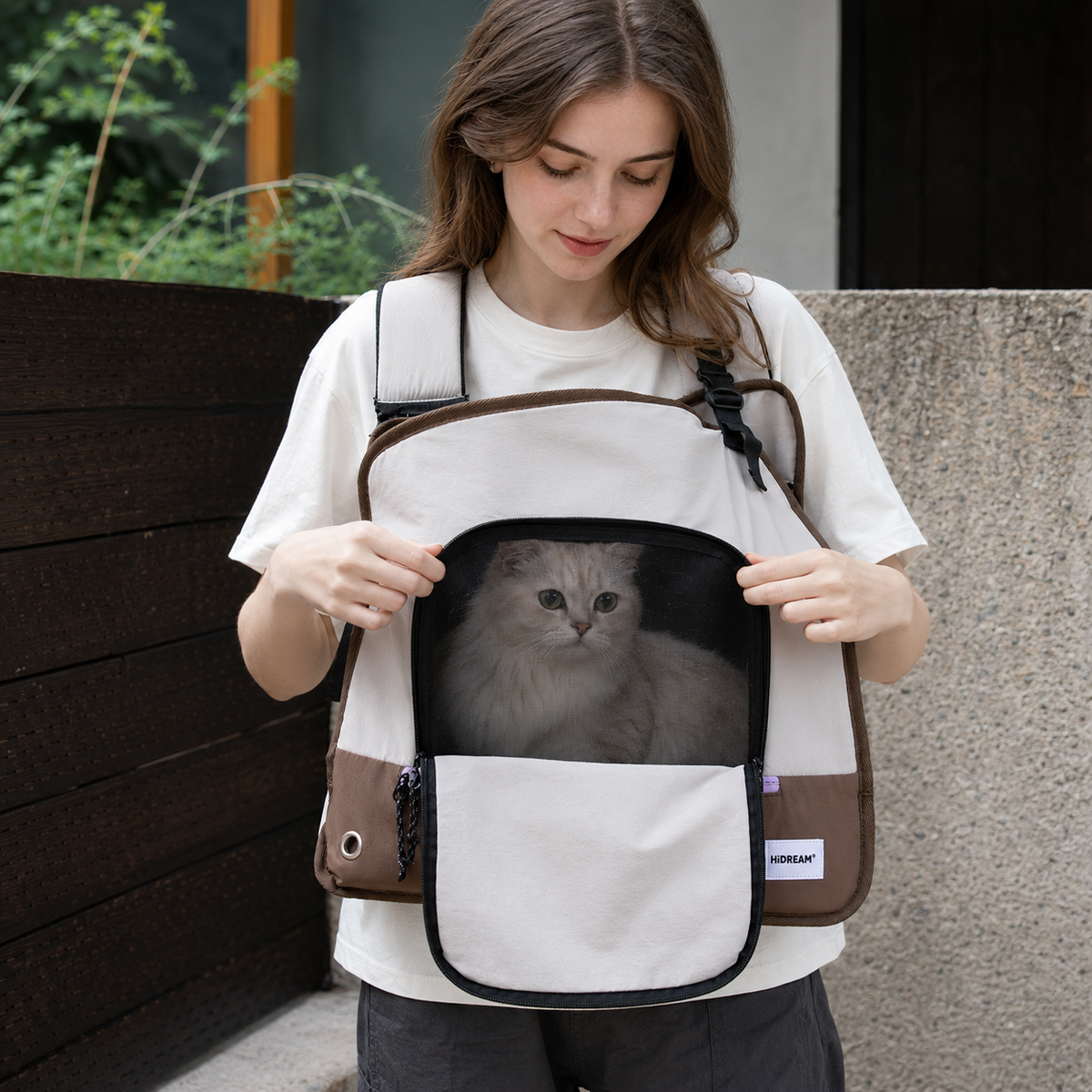 Cat visible through the front mesh opening